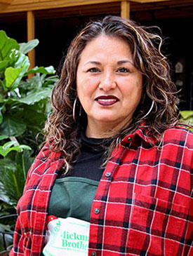 Berta Gonzales | Ham Lake Wreath Production Manager